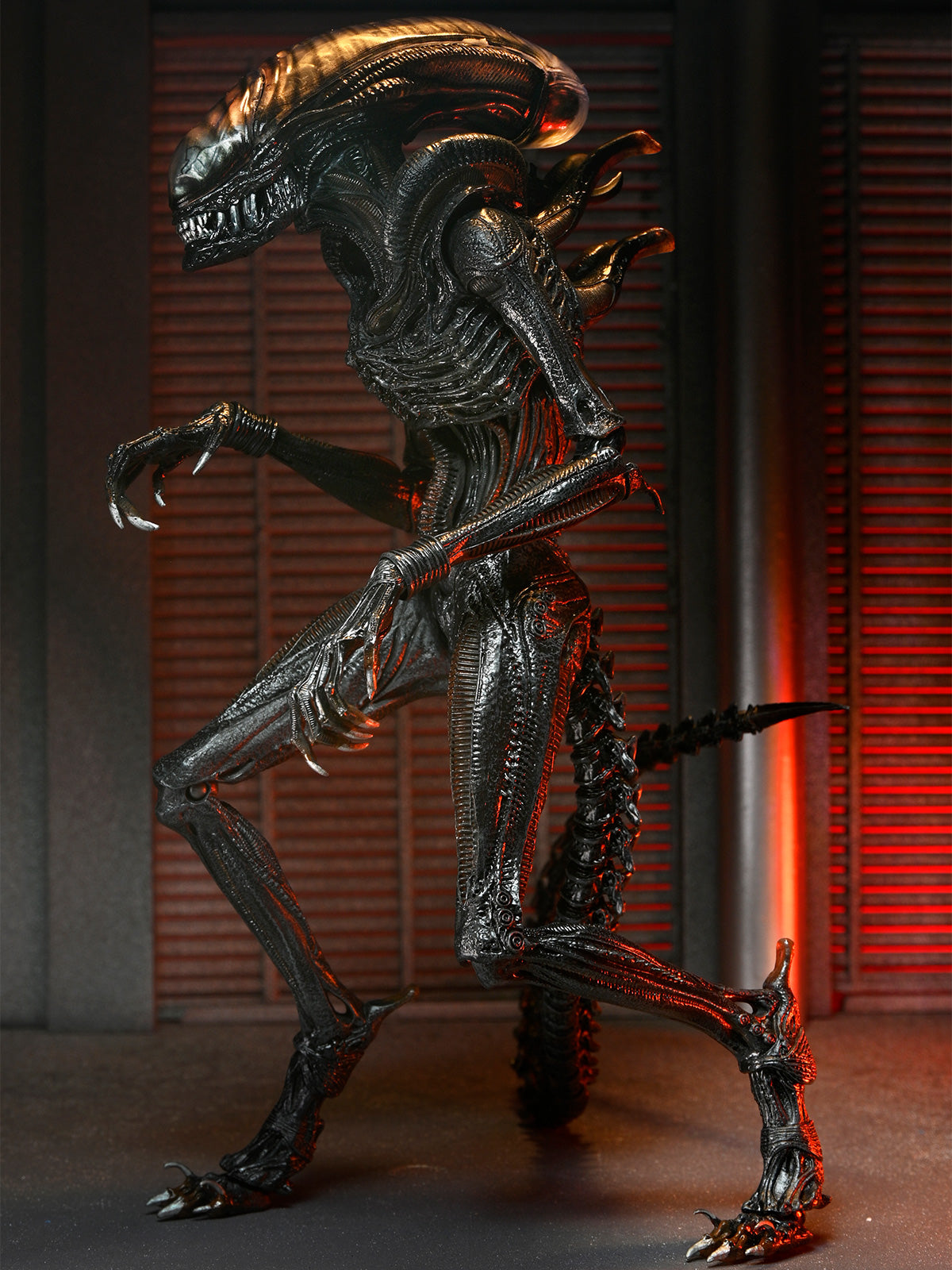 ALIEN ROMULUS - ULTIMATE SCORCHED XENOMORPH - 7&quot; SCALE ACTION FIGURE