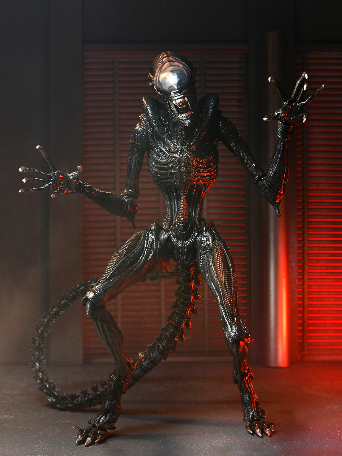 ALIEN ROMULUS - ULTIMATE SCORCHED XENOMORPH - 7&quot; SCALE ACTION FIGURE