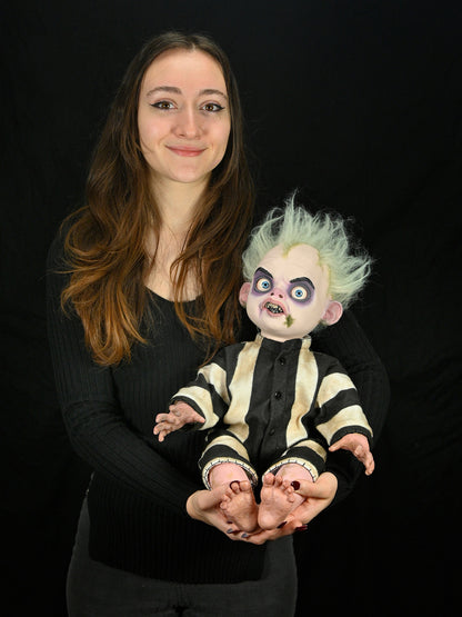 BEETLEJUICE BEETLEJUICE - BABY BEETLEJUICE 1:1 PROP REPLICA